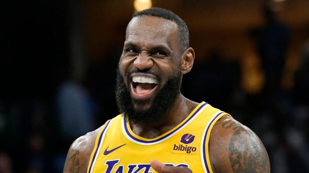 LeBron James signs new £81.5m deal with Los Angeles Lakers after son Bronny James is drafted by same team | NBA News | Sky Sports